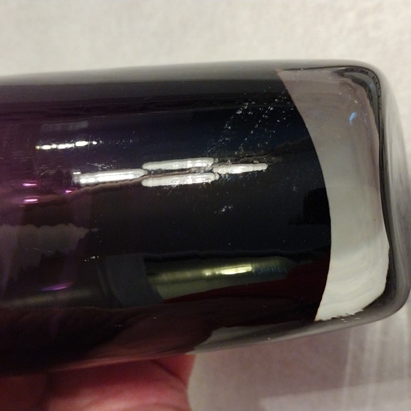 Beautiful purple bud vase. - Picture 7 of 7